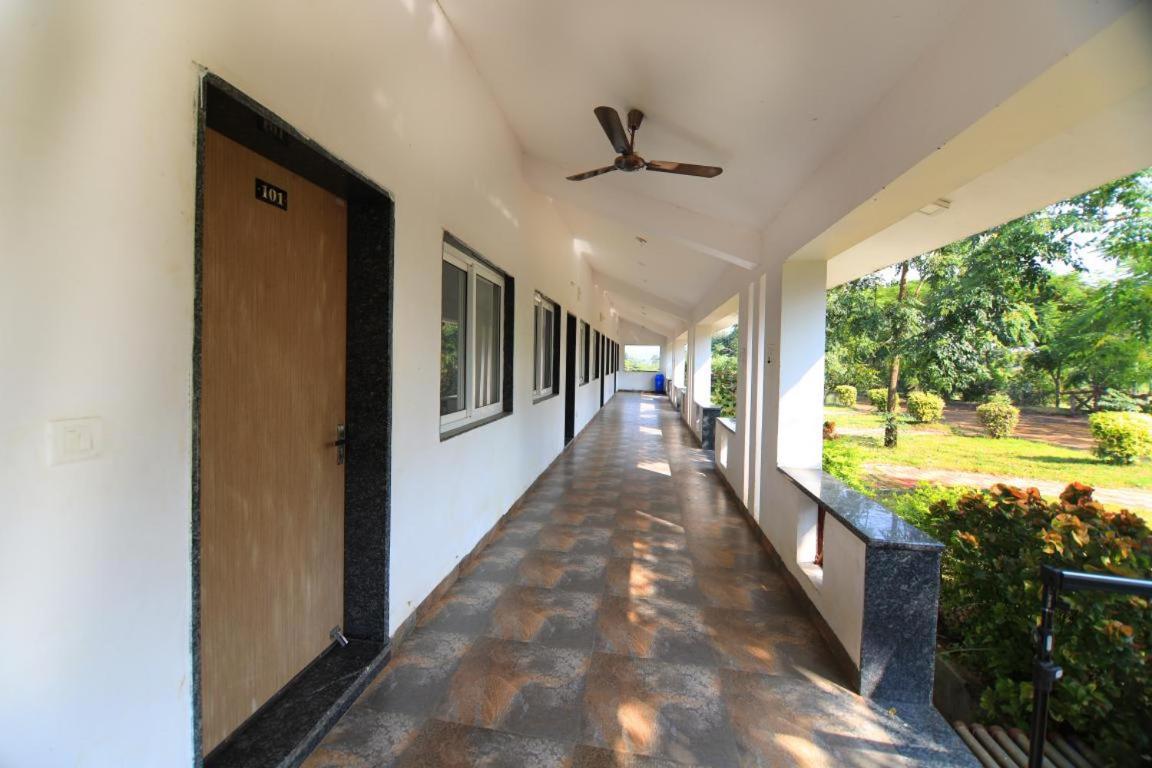 Nisarg Resort Jabalpur Exterior foto