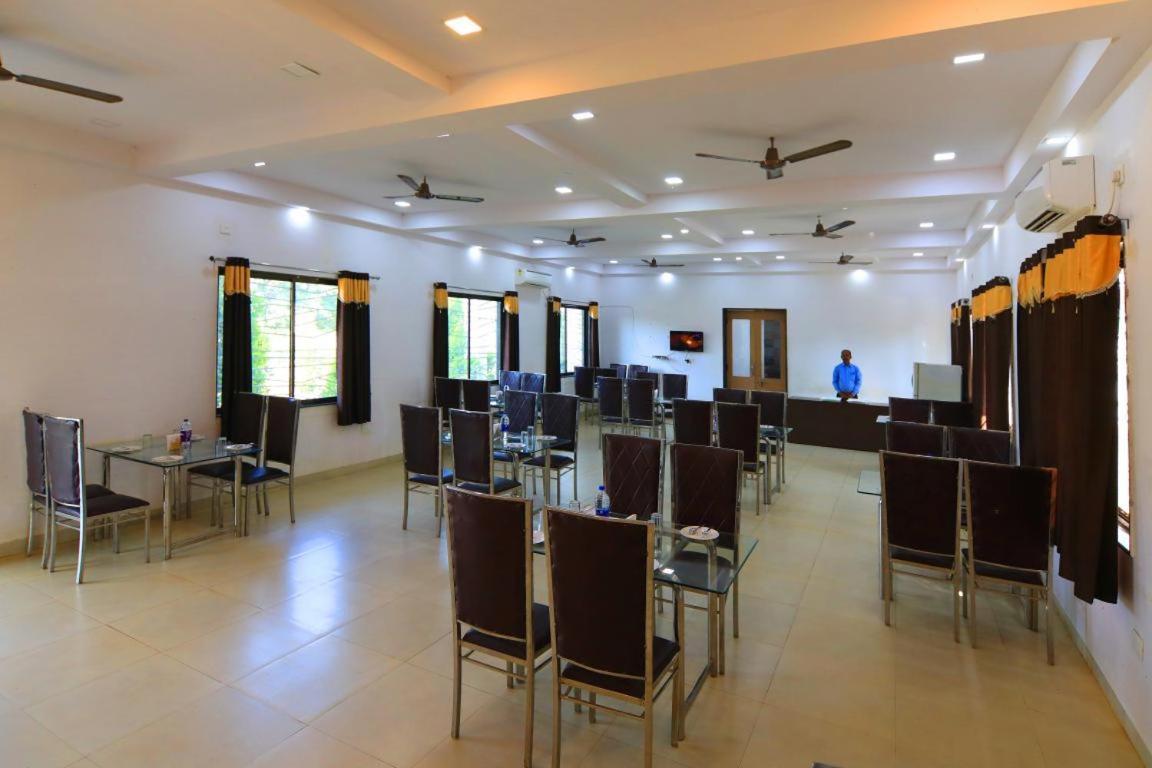 Nisarg Resort Jabalpur Exterior foto